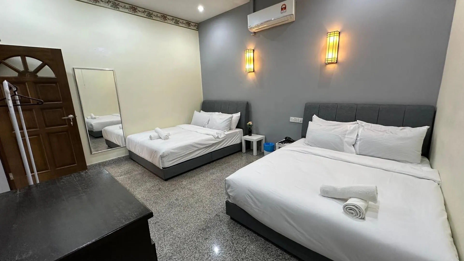 Vacation Home Near Waterfall For 21 Pax George Town
