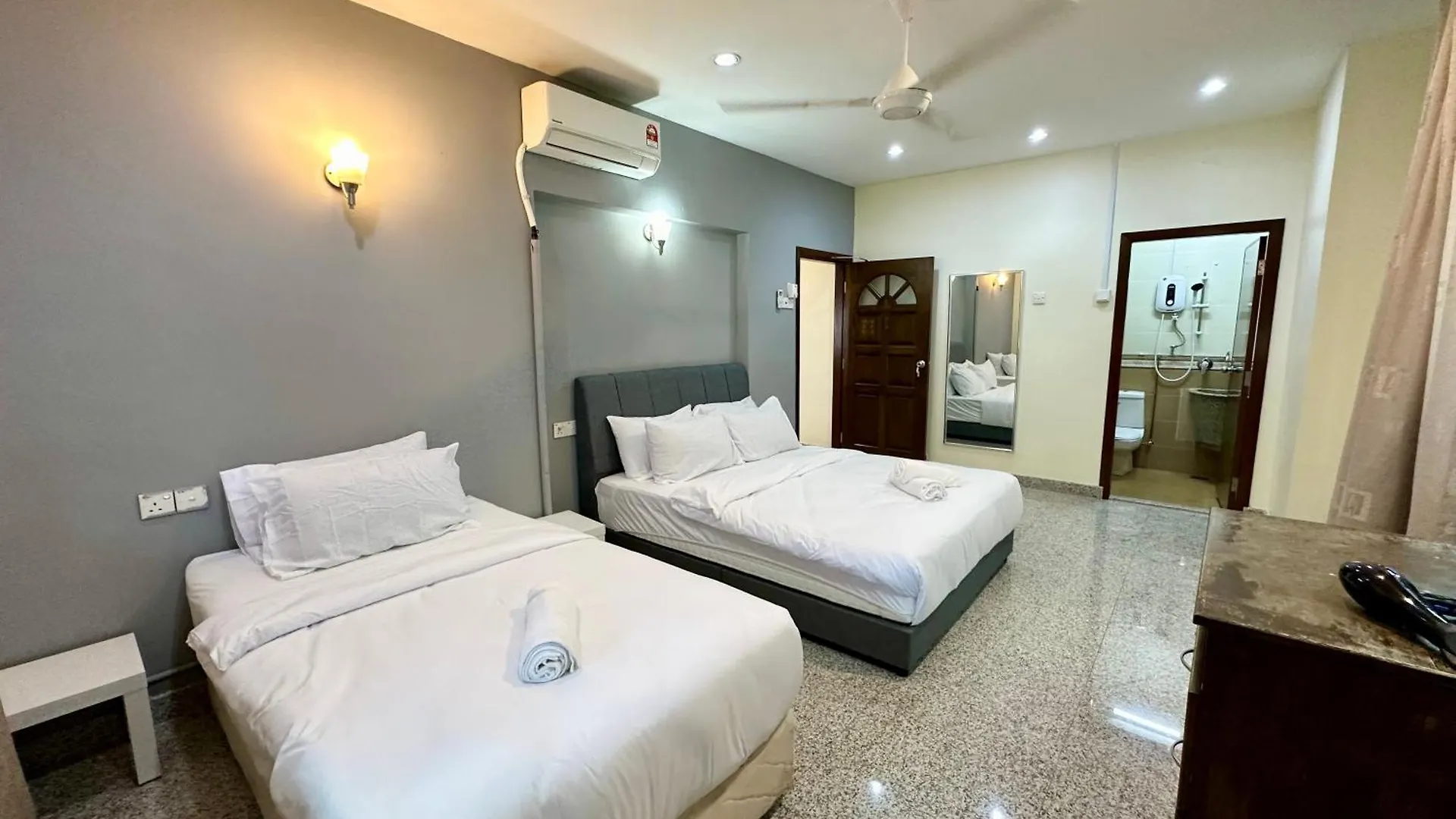 Vacation Home Near Waterfall For 21 Pax George Town